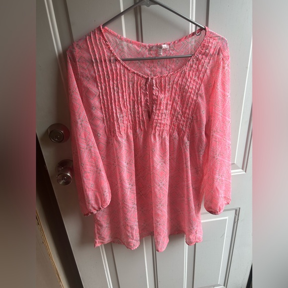 Free 2 Luv Sheer Top - Picture 1 of 3